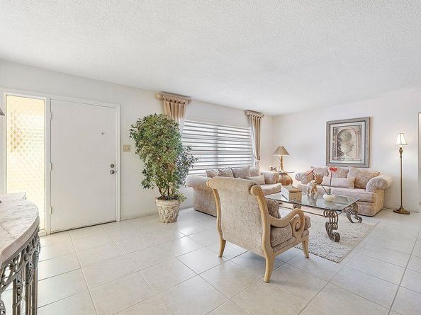 6015 NW 67th Ter, Tamarac FL 33321