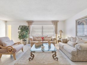 6015 NW 67th Ter, Tamarac FL 33321