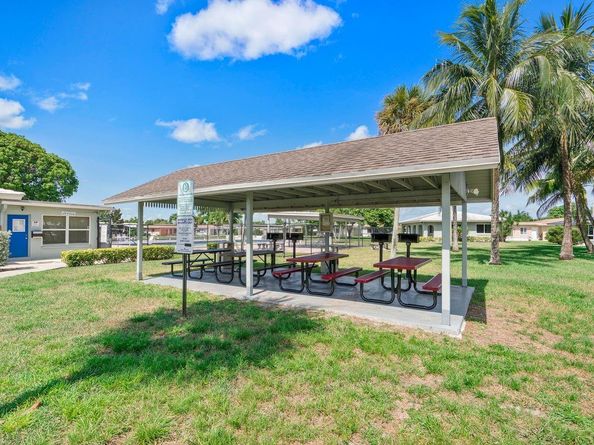 6015 NW 67th Ter, Tamarac FL 33321