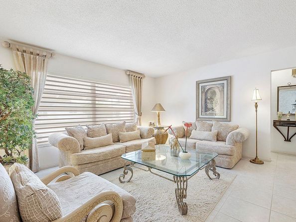 6015 NW 67th Ter, Tamarac FL 33321