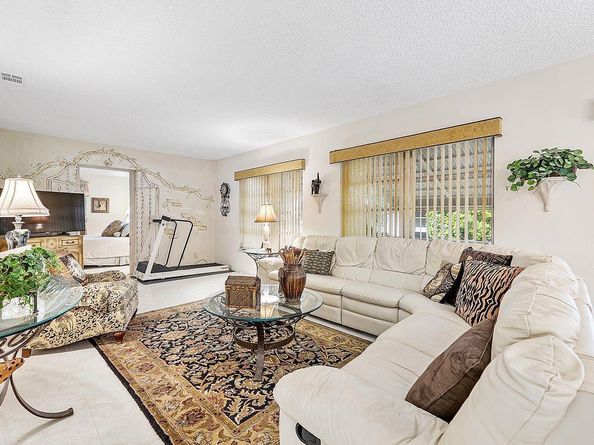 6015 NW 67th Ter, Tamarac FL 33321