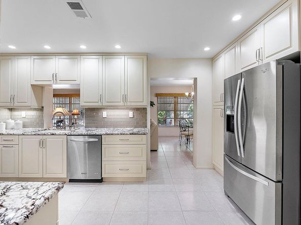 6015 NW 67th Ter, Tamarac FL 33321