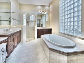 1914 Via Castello, Wellington FL 33411