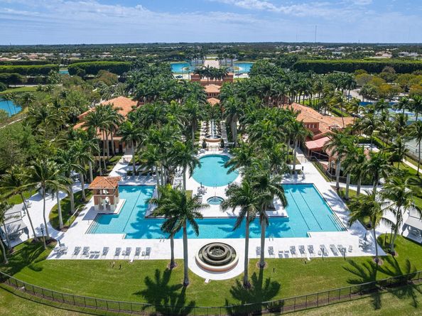 1914 Via Castello, Wellington FL 33411