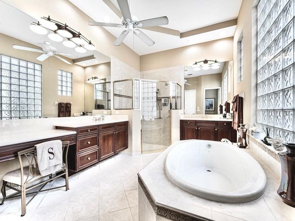 1914 Via Castello, Wellington FL 33411