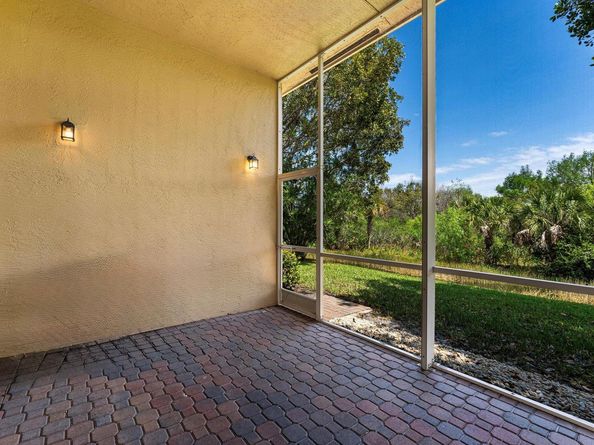 1914 Via Castello, Wellington FL 33411