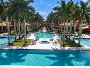 1914 Via Castello, Wellington FL 33411