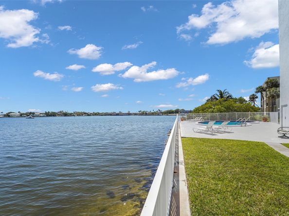 301 Croton Ave 302, Lantana FL 33462