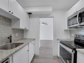 301 Croton Ave 302, Lantana FL 33462