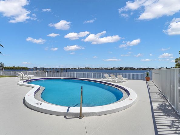 301 Croton Ave 302, Lantana FL 33462