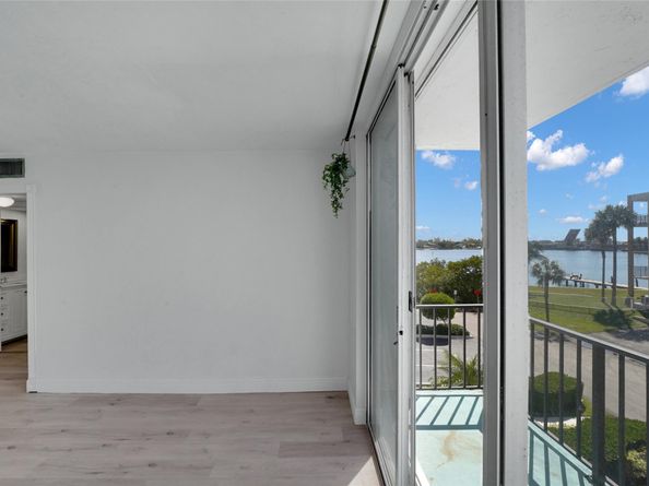 301 Croton Ave 302, Lantana FL 33462