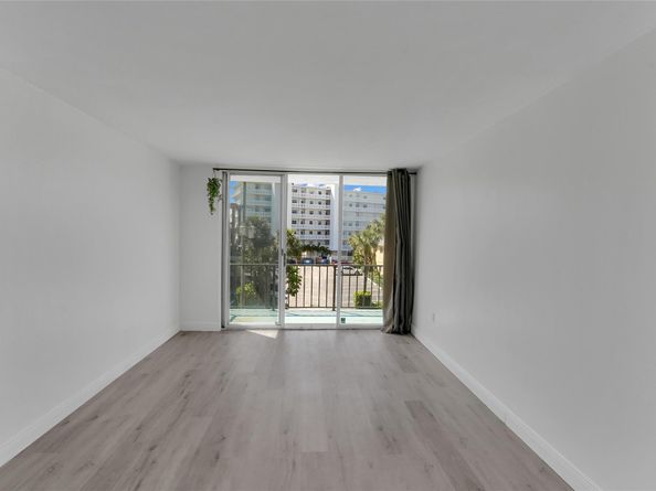 301 Croton Ave 302, Lantana FL 33462