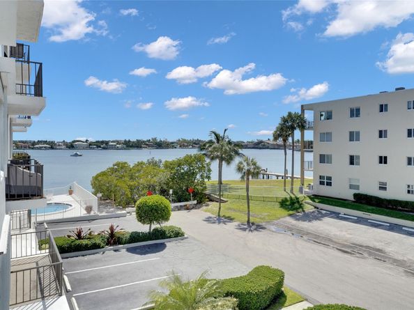 301 Croton Ave 302, Lantana FL 33462