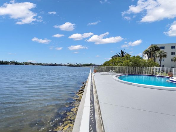 301 Croton Ave 302, Lantana FL 33462
