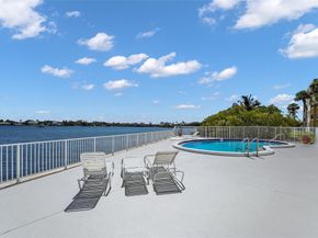 301 Croton Ave 302, Lantana FL 33462