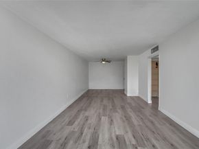 301 Croton Ave 302, Lantana FL 33462