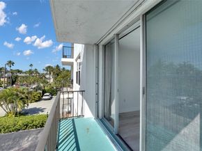 301 Croton Ave 302, Lantana FL 33462