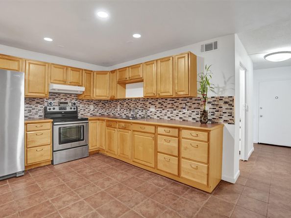 5216 NE 6th Ave B3, Oakland Park FL 33334