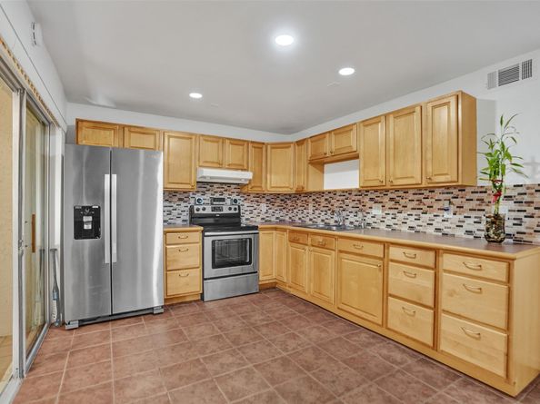 5216 NE 6th Ave B3, Oakland Park FL 33334