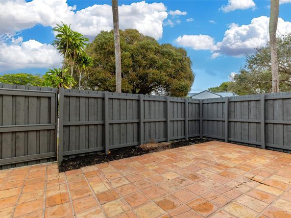 3183 Cocoplum Cir 3375, Coconut Creek FL 33063