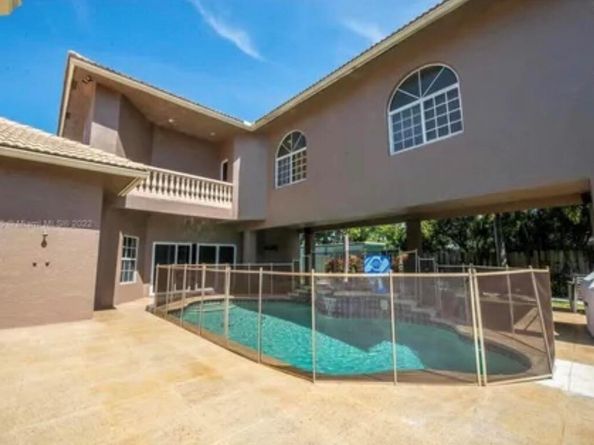 423 NE 3rd Street, Pompano Beach FL 33060