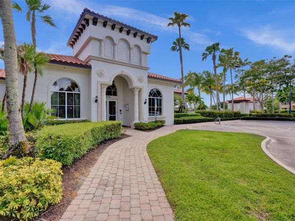 9737 Campi Dr, Lake Worth FL 33467