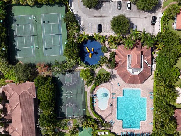 2005 Oakhurst Way, Riviera Beach FL 33404