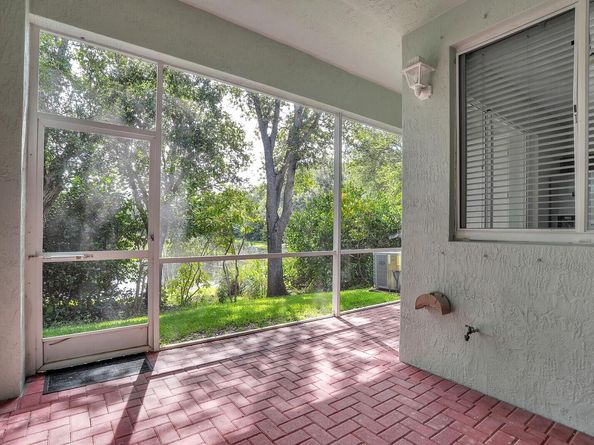 2005 Oakhurst Way, Riviera Beach FL 33404