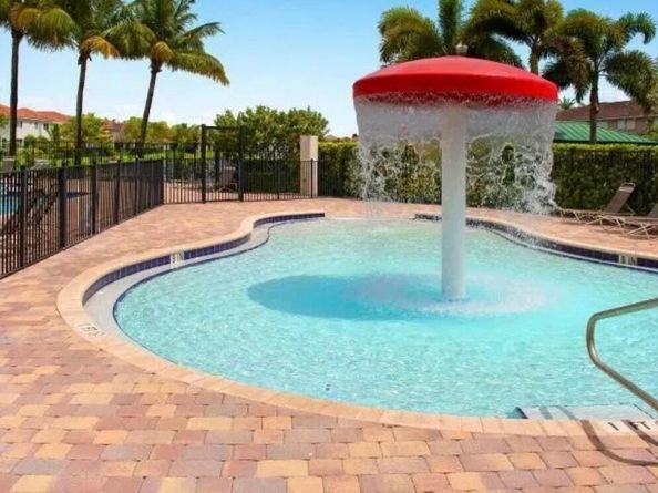 2005 Oakhurst Way, Riviera Beach FL 33404