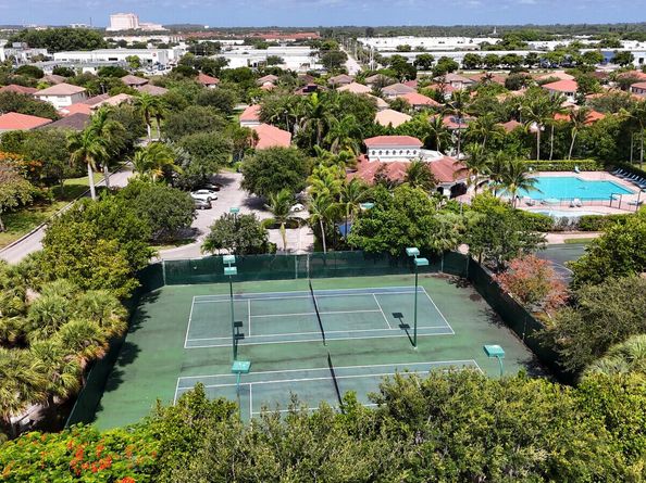 2005 Oakhurst Way, Riviera Beach FL 33404