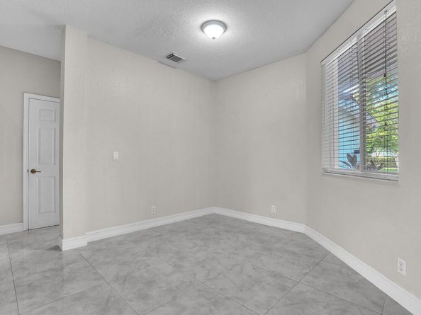 2005 Oakhurst Way, Riviera Beach FL 33404