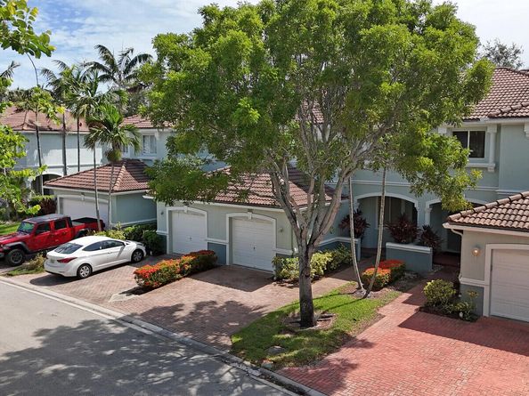 2005 Oakhurst Way, Riviera Beach FL 33404