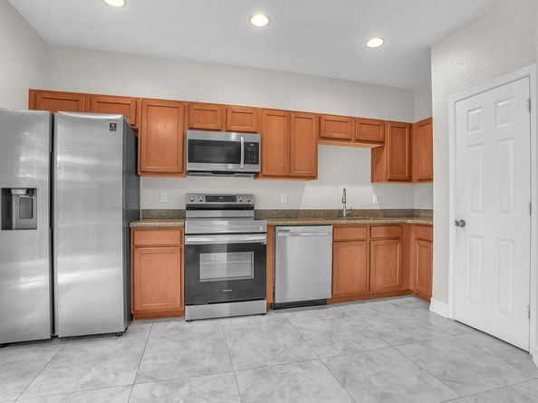 2005 Oakhurst Way, Riviera Beach FL 33404