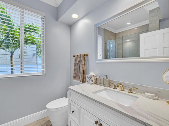 56 Fiesta Way, Fort Lauderdale FL 33301