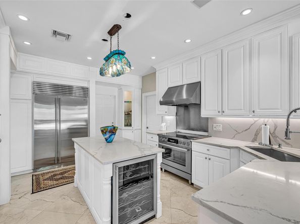 56 Fiesta Way, Fort Lauderdale FL 33301
