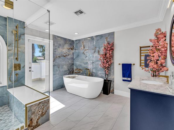 56 Fiesta Way, Fort Lauderdale FL 33301