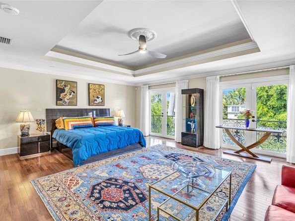 56 Fiesta Way, Fort Lauderdale FL 33301