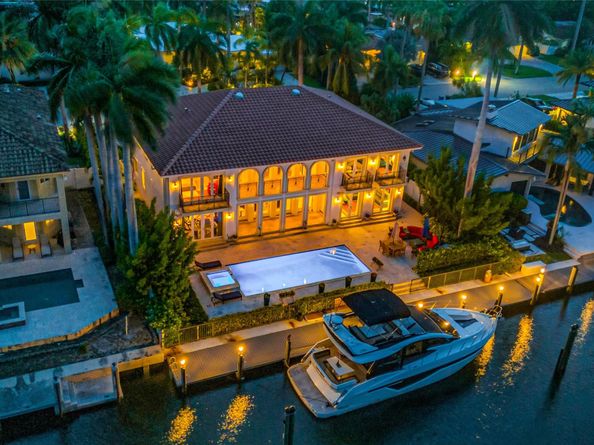 56 Fiesta Way, Fort Lauderdale FL 33301