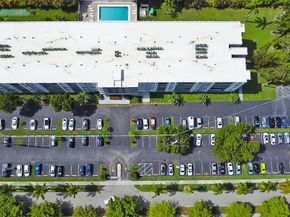1301 NE 7th St 113, Hallandale Beach FL 33009