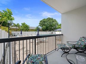 1301 NE 7th St 113, Hallandale Beach FL 33009