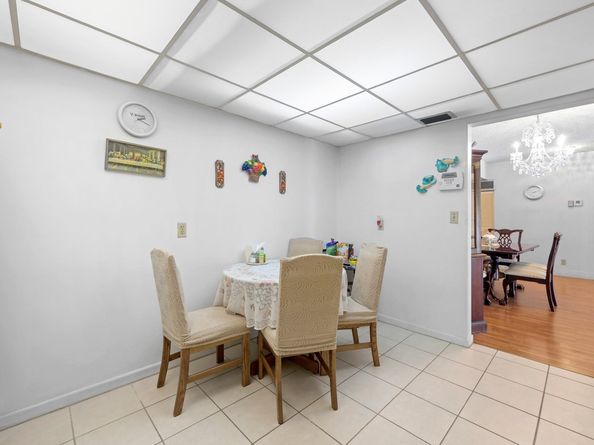 1301 NE 7th St 113, Hallandale Beach FL 33009