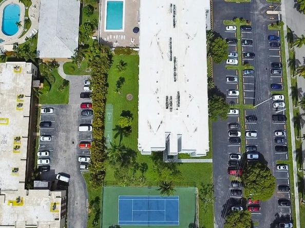 1301 NE 7th St 113, Hallandale Beach FL 33009