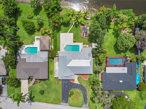1120 E Tropical Way, Plantation FL 33317