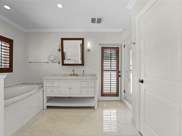 1120 E Tropical Way, Plantation FL 33317