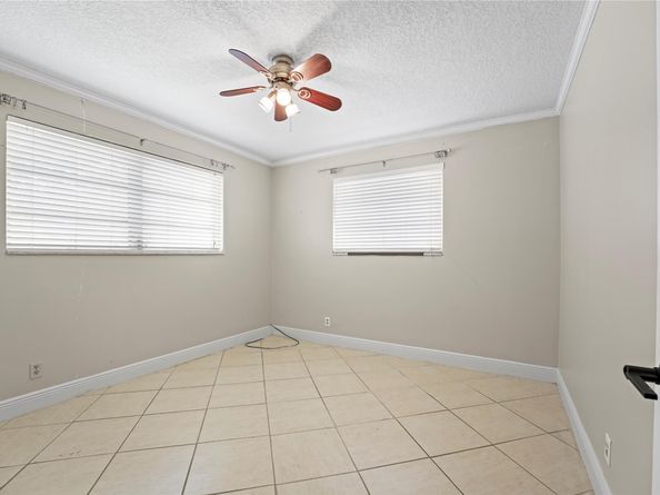 1120 E Tropical Way, Plantation FL 33317