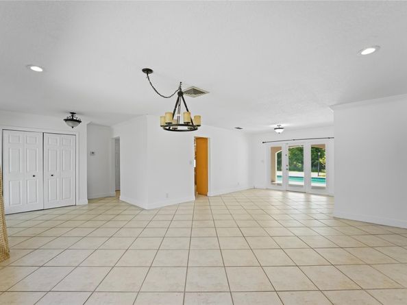 1120 E Tropical Way, Plantation FL 33317