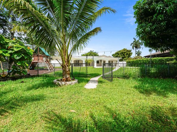 1120 E Tropical Way, Plantation FL 33317