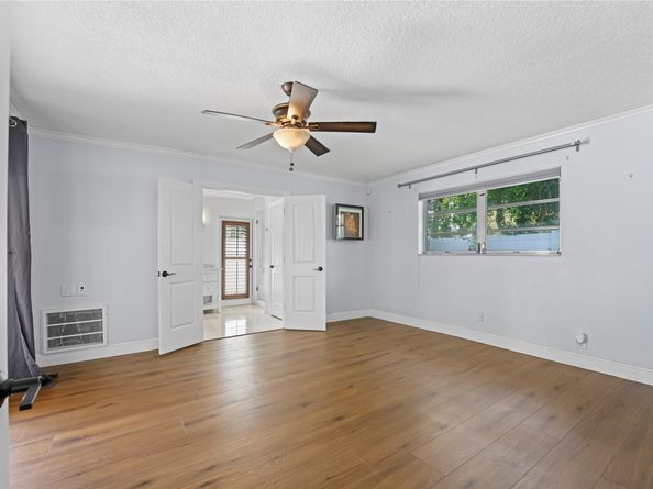 1120 E Tropical Way, Plantation FL 33317
