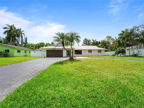 1120 E Tropical Way, Plantation FL 33317