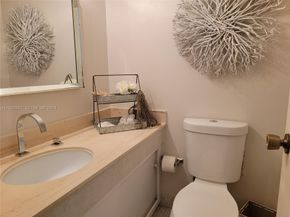 1980 S Ocean Drive 2C, Hallandale Beach FL 33009